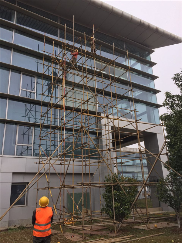 昌北國際機場幕墻玻璃更換